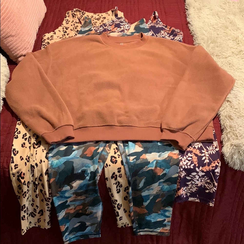 2X AWESOME FABLETICS  Sets Rust Orange Sweatshirt and 3 Patterned Leggings Sets